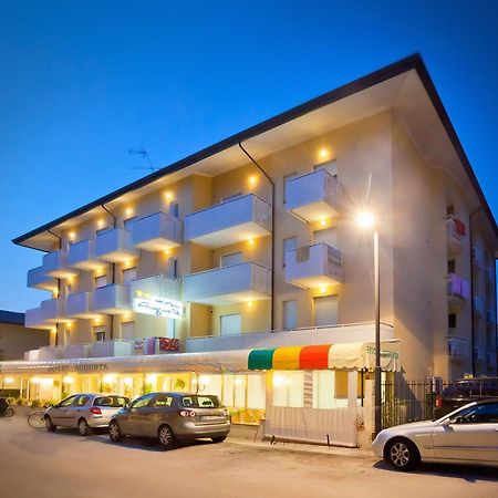 Hotel Augusta Caorle Kültér fotó