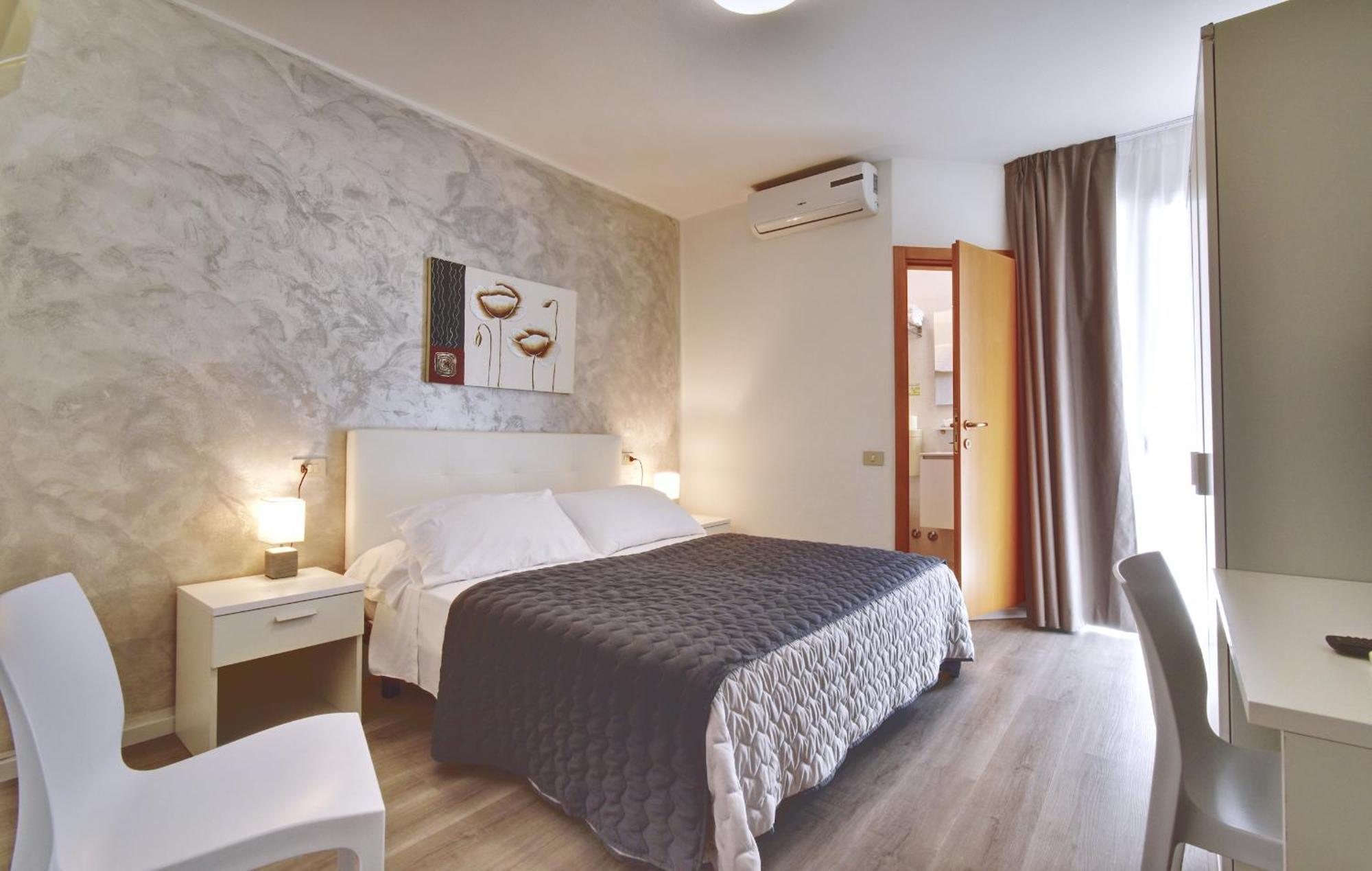 Hotel Augusta Caorle Kültér fotó