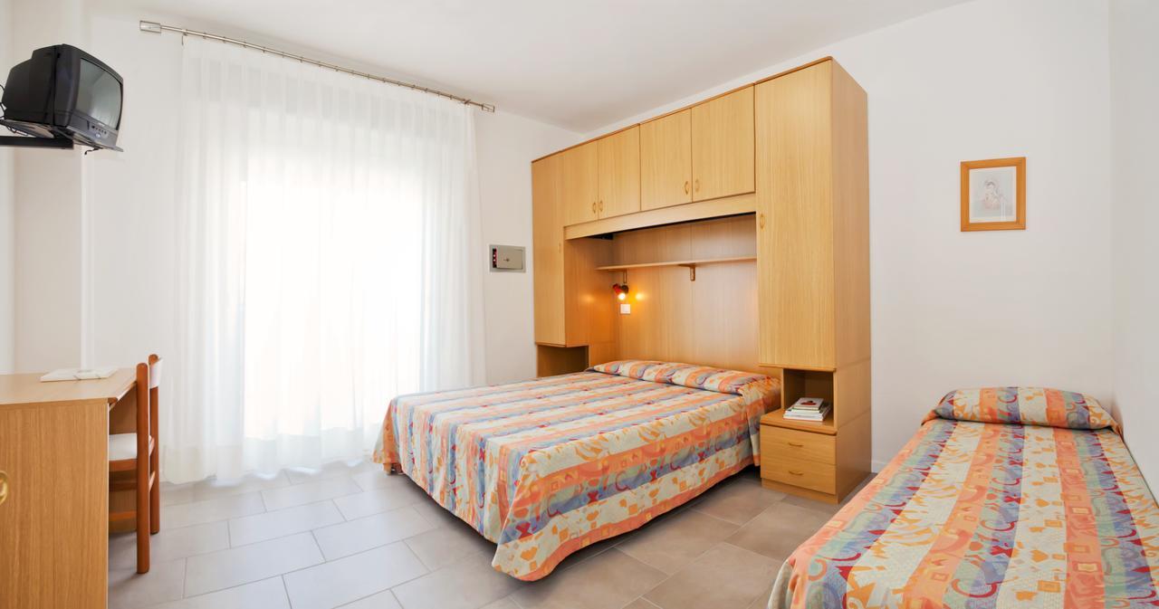 Hotel Augusta Caorle Kültér fotó