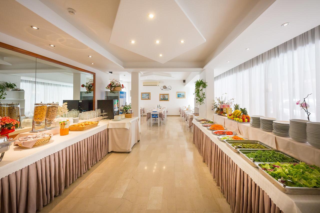Hotel Augusta Caorle Kültér fotó
